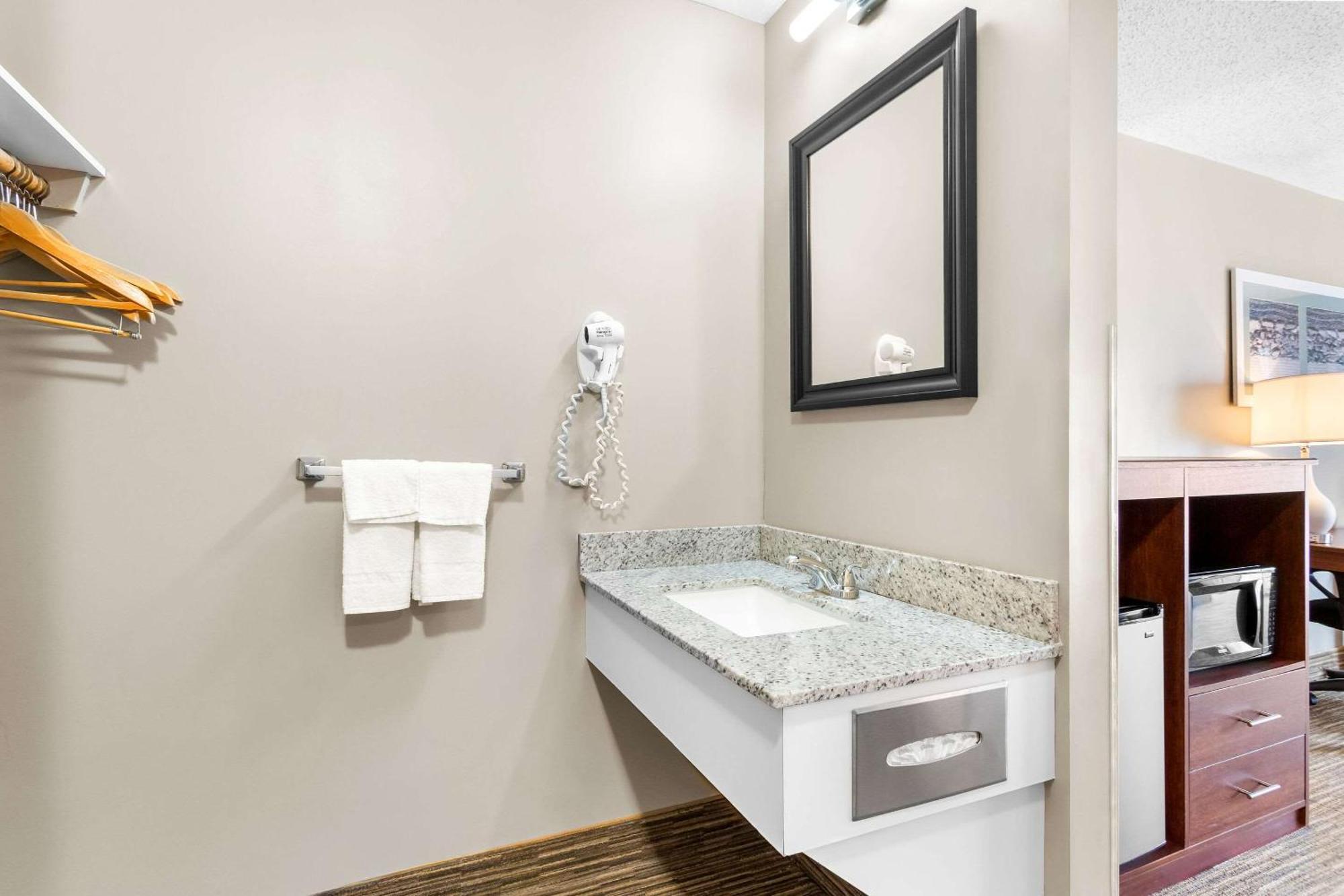 Quality Inn & Suites Gorham Extérieur photo