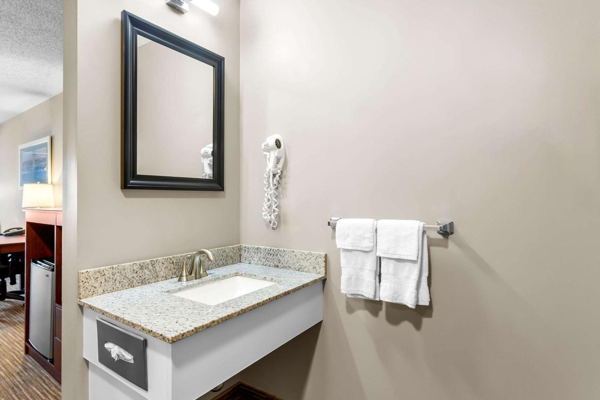 Quality Inn & Suites Gorham Extérieur photo
